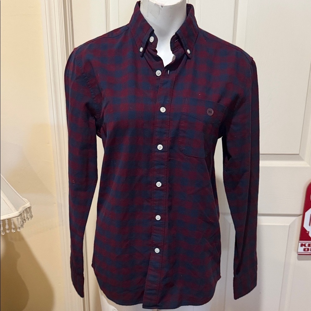 American Eagle Outfitters Long-Sleeve Plaid Button-Down Shirt - UNISEX. NWT XS